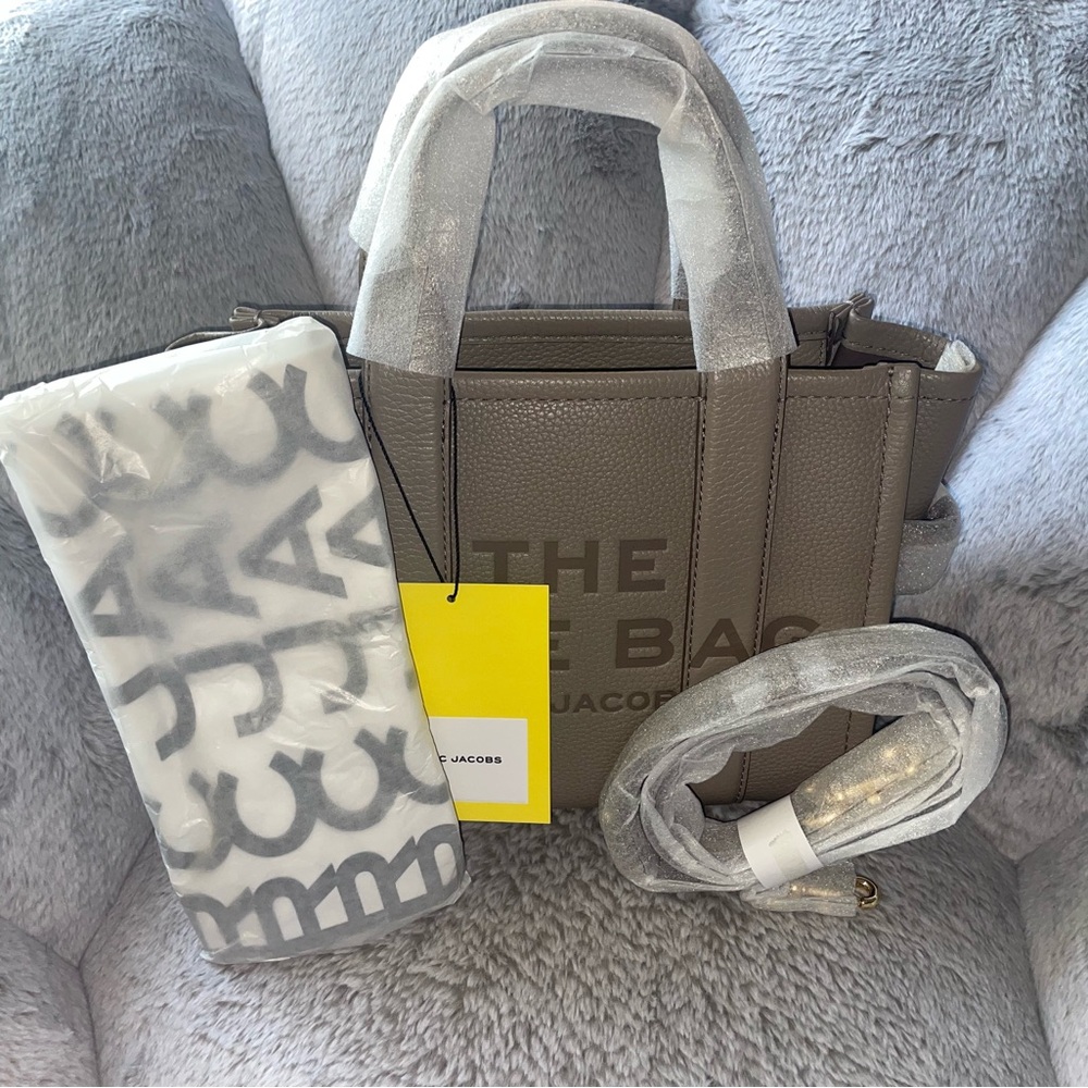Marc Jacobs Taupe Leather Tote